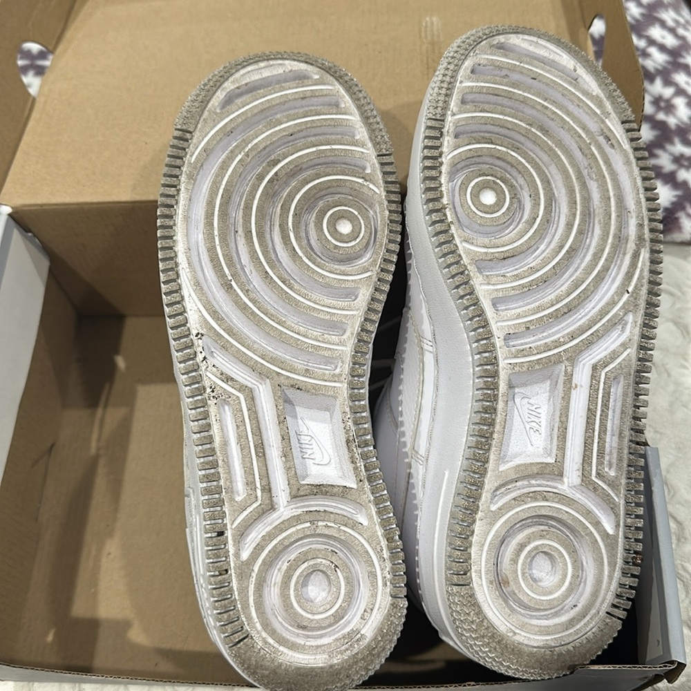 Air Force 1s - Picture 2 of 4